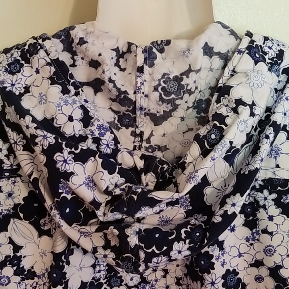 C.J.Banks Blue and White Floral Jacket, 2X - Picture 4 of 8